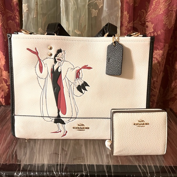 Disney X Coach Dempsey Carryall With Cruella Motif & Wallet